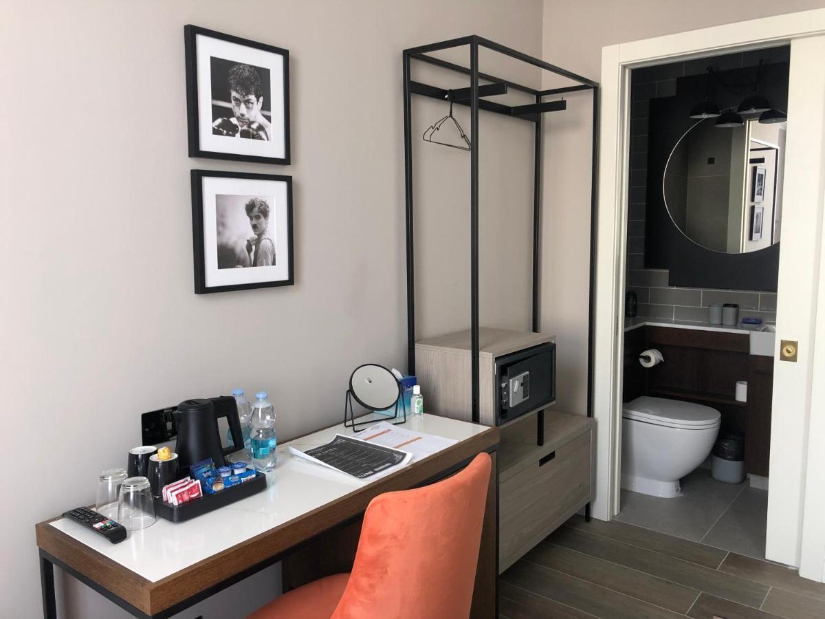 Cinematique Hotell Mosta Eksteriør bilde