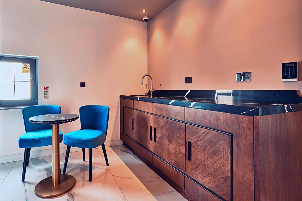 Cinematique Hotell Mosta Eksteriør bilde