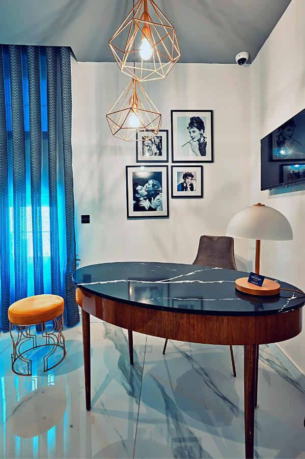 Cinematique Hotell Mosta Eksteriør bilde